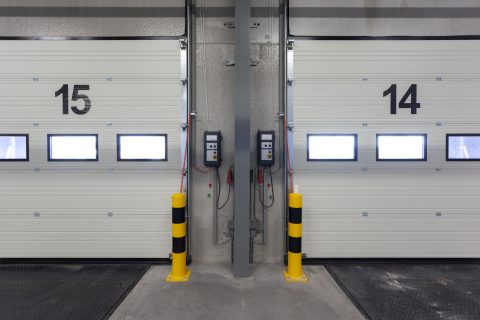 How Commercial Garage Door Repair Impacts Efficiency and Workplace Safety